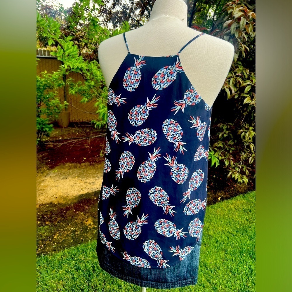 LOFT Navy Pineapple 🍍 Print Sleeveless Top - Picture 7 of 7